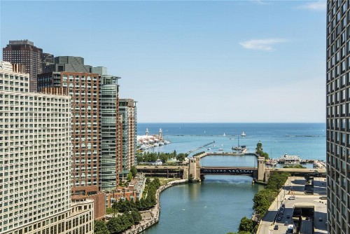 Hyatt Regency Chicago - image 9