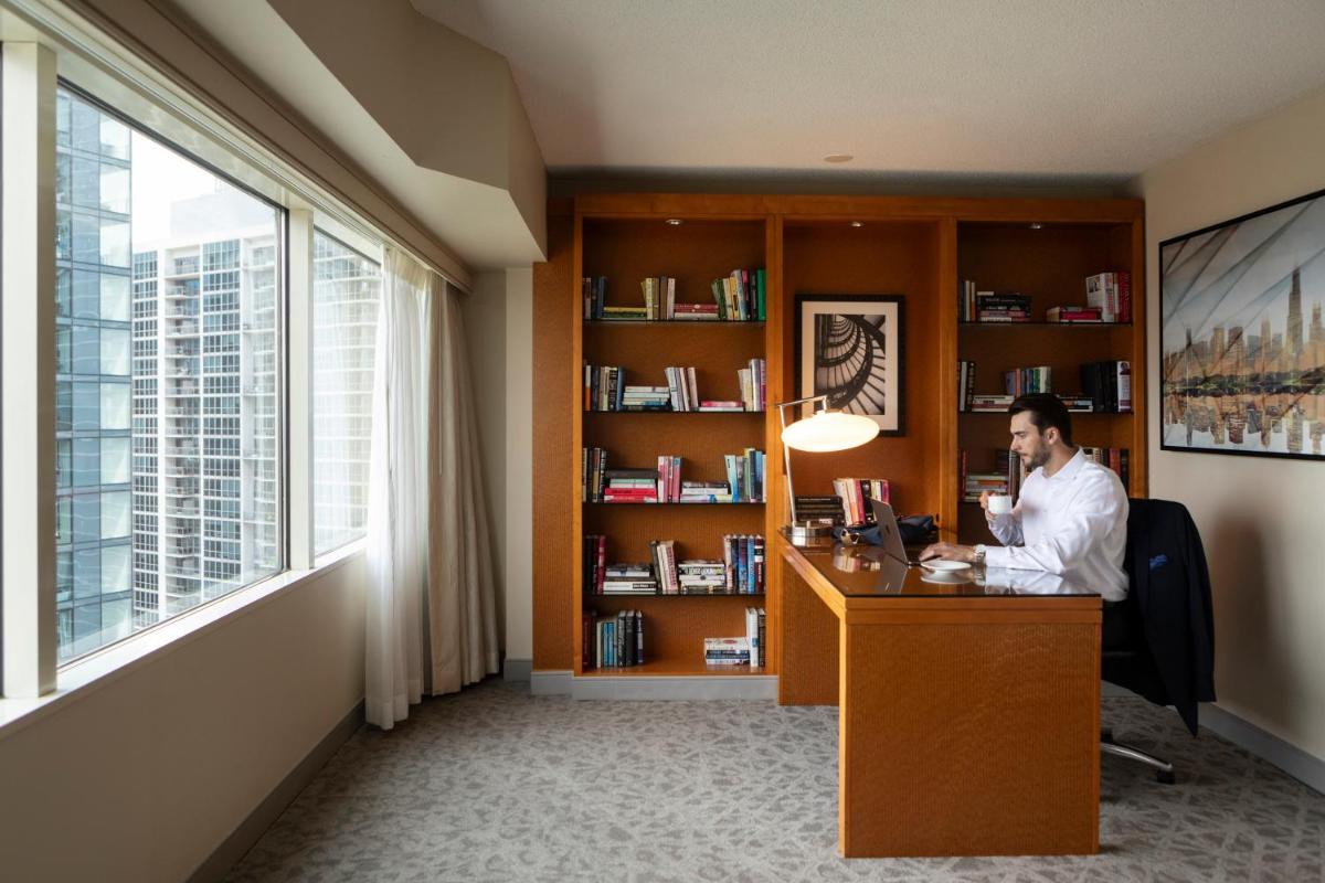 Swissotel Chicago - image 6