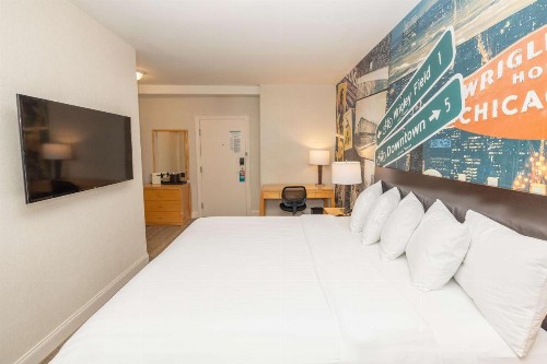 Hotel Versey Days Inn by Wyndham Chicago - image 10