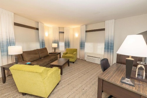 Hotel Versey Days Inn by Wyndham Chicago - image 15