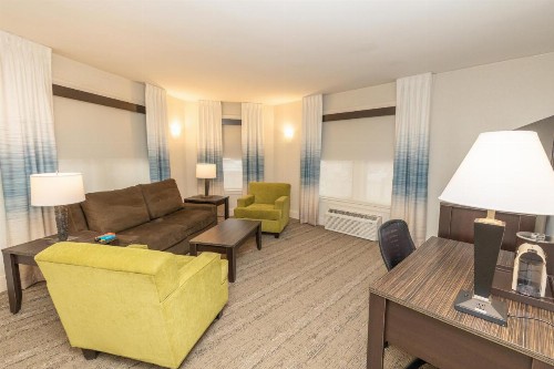 Hotel Versey Days Inn by Wyndham Chicago - image 40