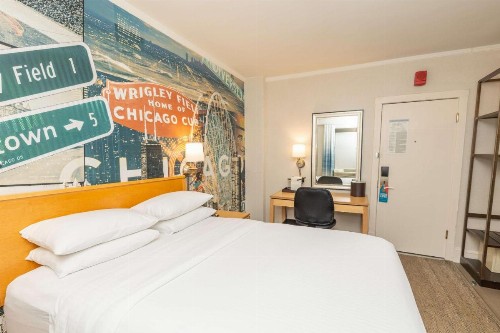 Hotel Versey Days Inn by Wyndham Chicago - image 6