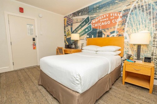 Hotel Versey Days Inn by Wyndham Chicago - image 8