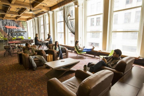 HI Chicago Hostel - image 22