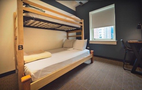 HI Chicago Hostel - image 3