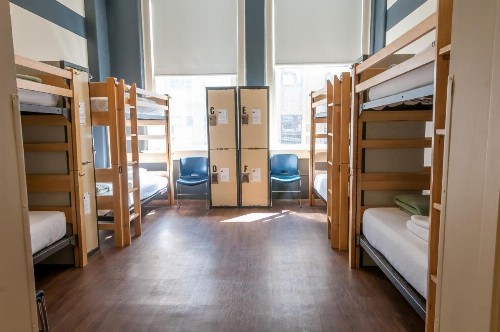 HI Chicago Hostel - image 6