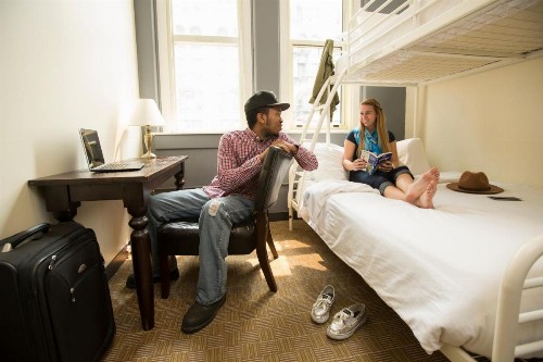 HI Chicago Hostel - image 8