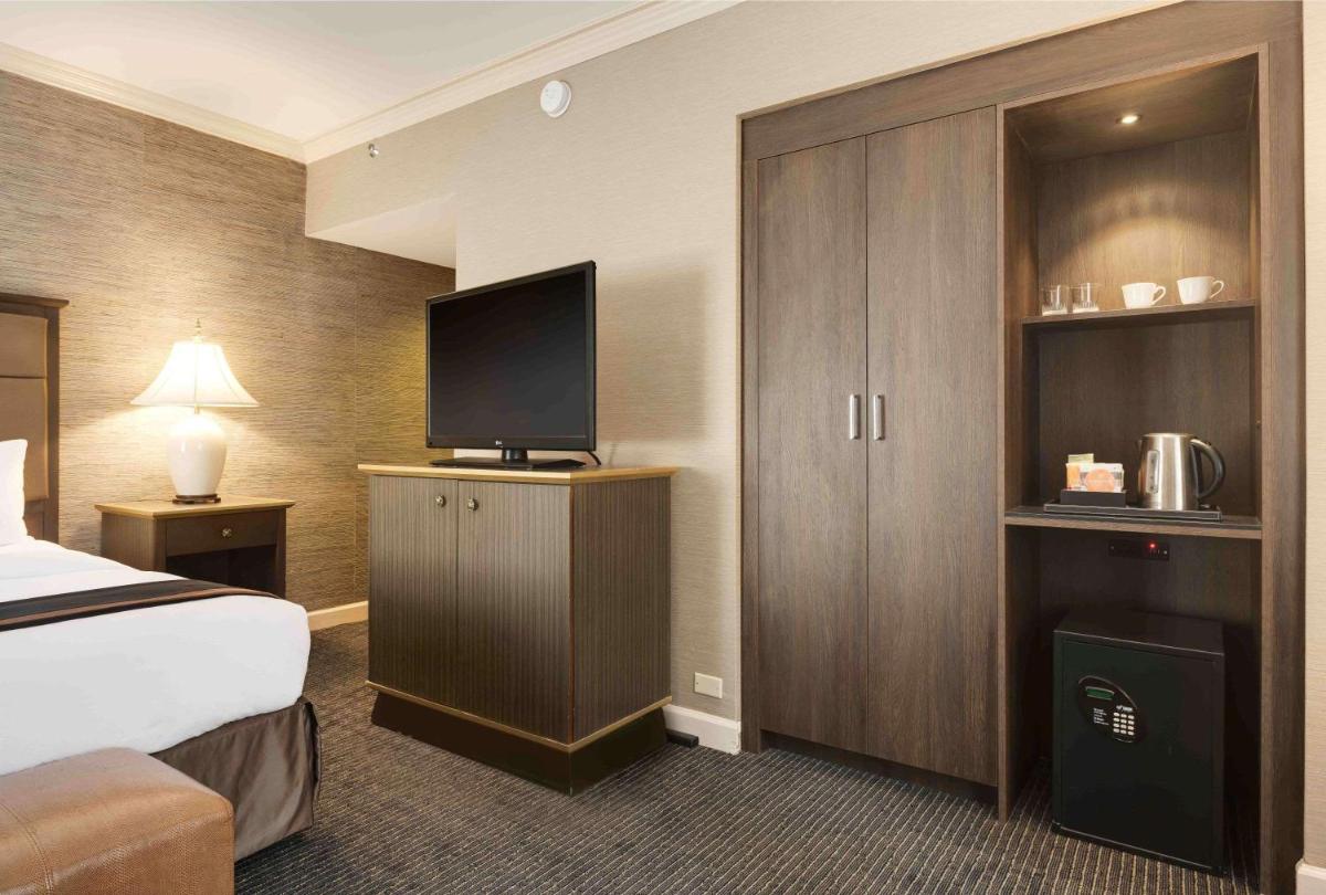 The Whitehall Hotel - image 7