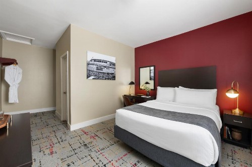 Majestic Hotel - image 26