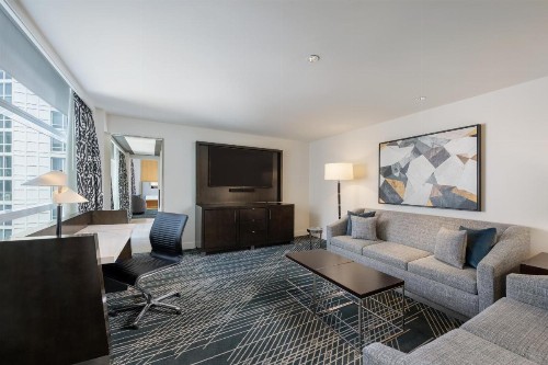Sofitel Chicago Magnificent Mile - image 19
