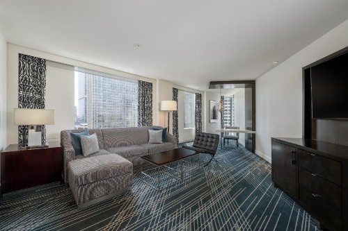 Sofitel Chicago Magnificent Mile - image 21