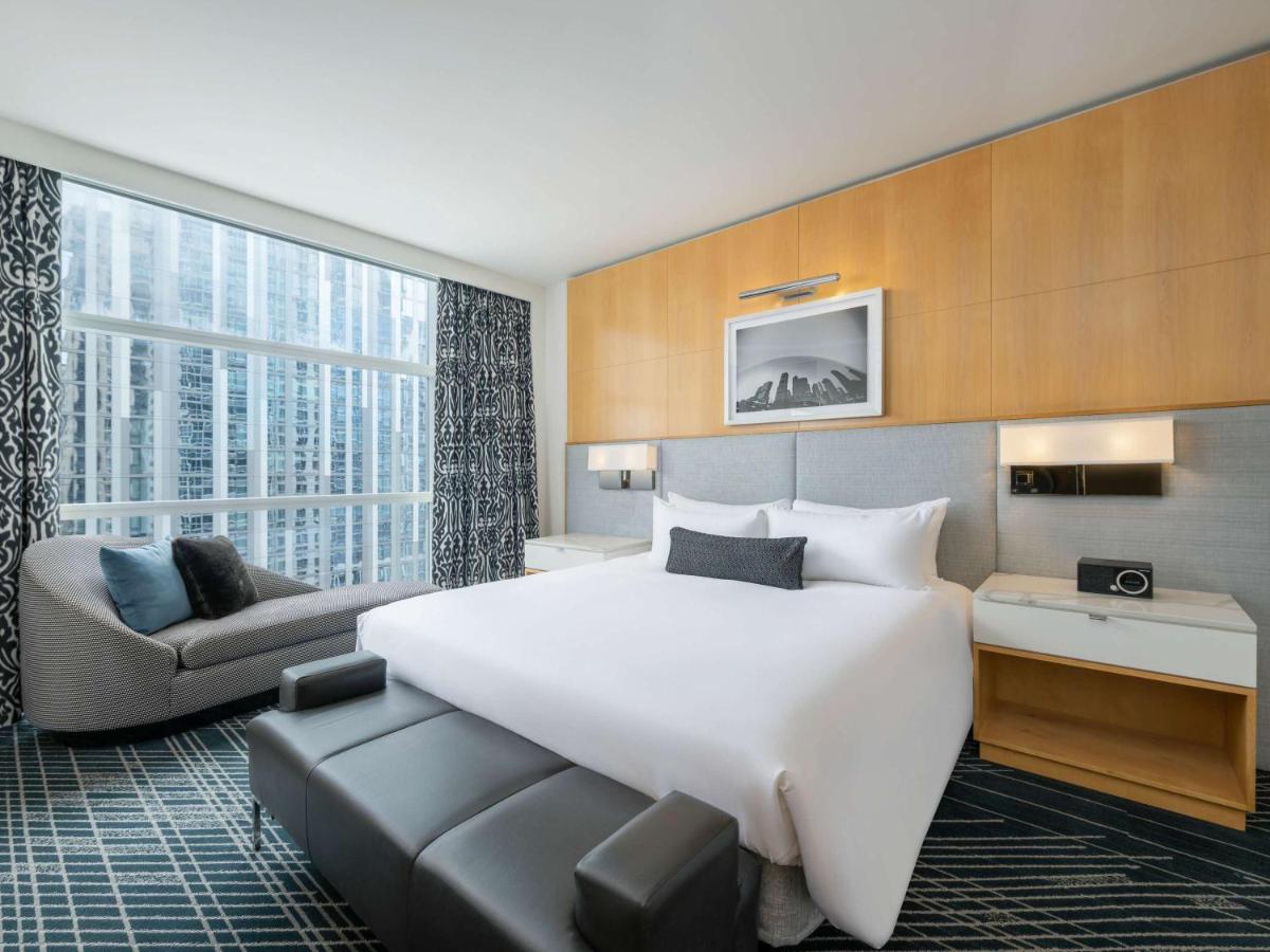 Sofitel Chicago Magnificent Mile - image 4