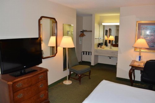 Chicago Lakeshore Hotel - image 11