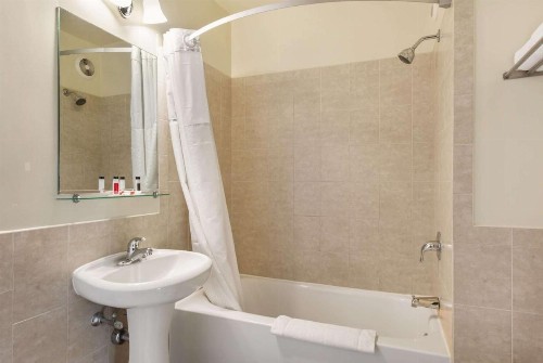 Travelodge by Wyndham Downtown Chicago - image 16