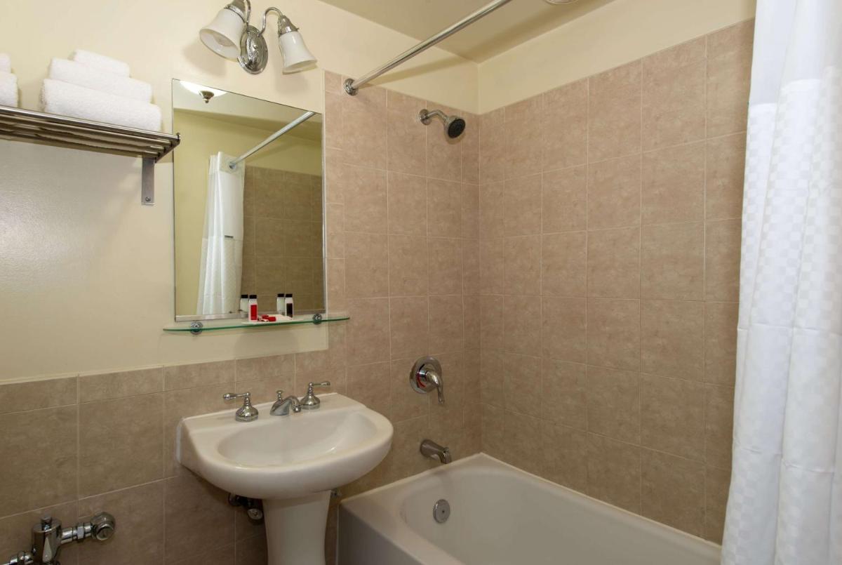 Travelodge by Wyndham Downtown Chicago - image 4