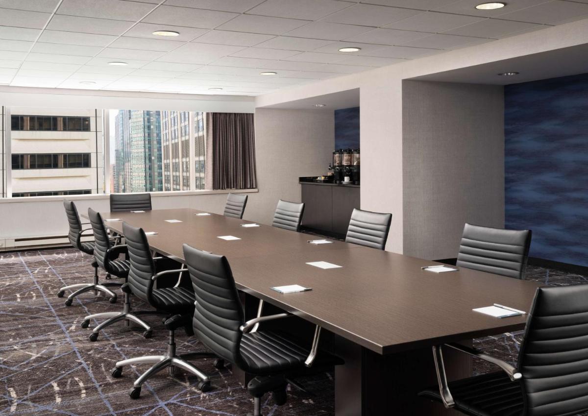 Hampton Inn Chicago Downtown/Magnificent Mile - image 6