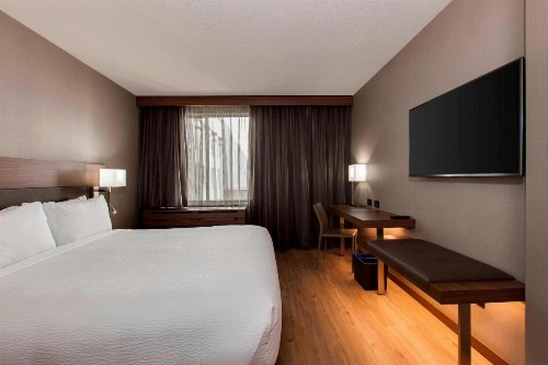 AC Hotel Chicago Downtown - image 10