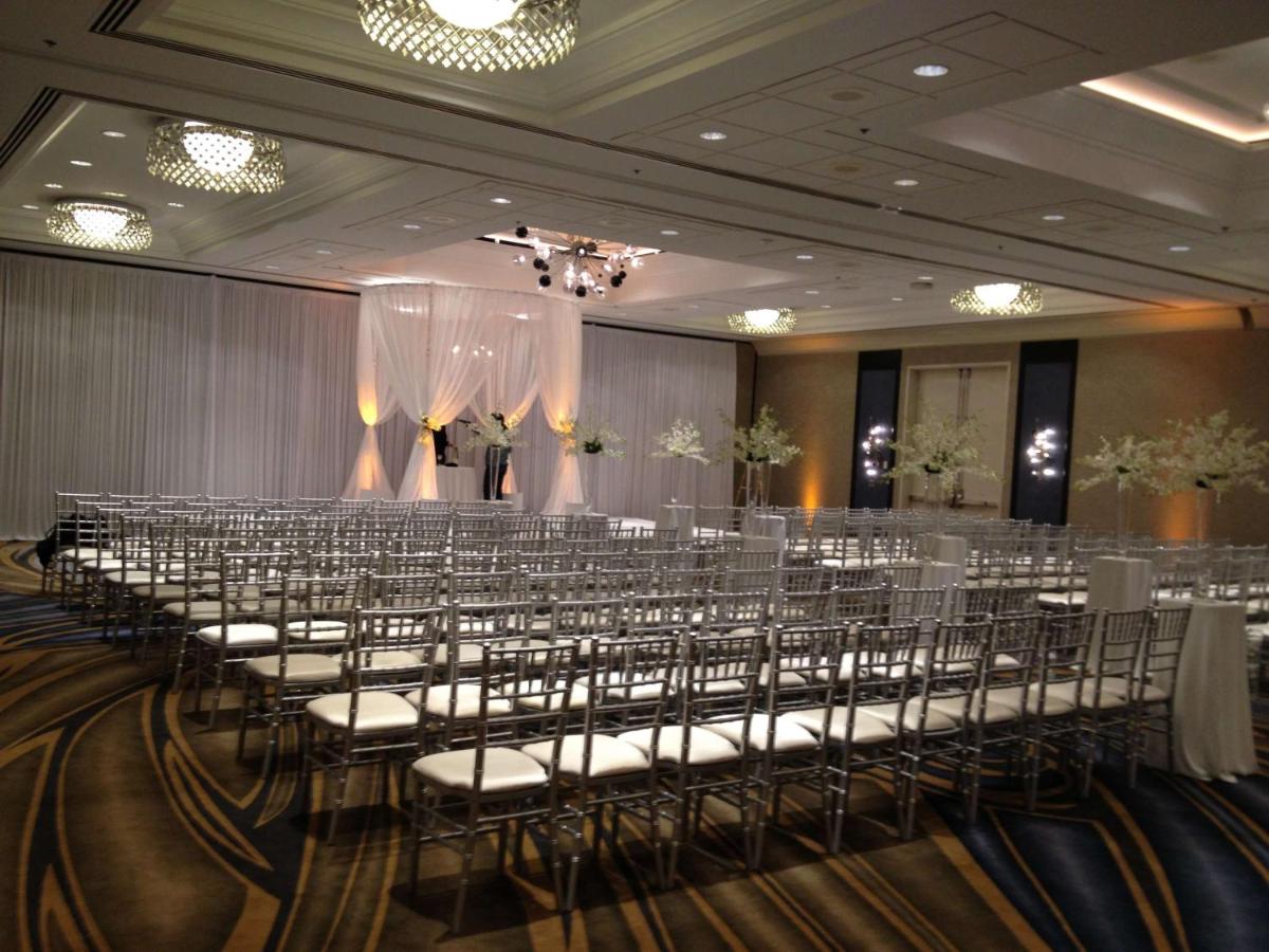 Hyatt Centric Chicago Magnificent Mile - image 6
