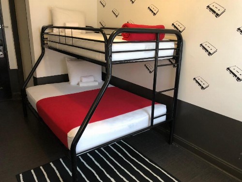 Chicago Getaway Hostel - image 10