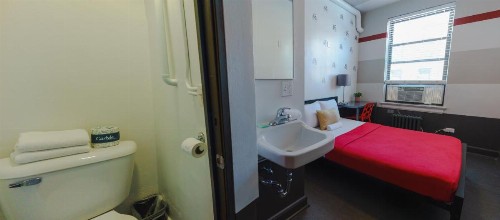 Chicago Getaway Hostel - image 16