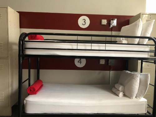 Chicago Getaway Hostel - image 49