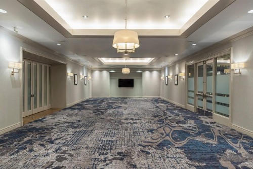 Renaissance Chicago Downtown Hotel - image 12
