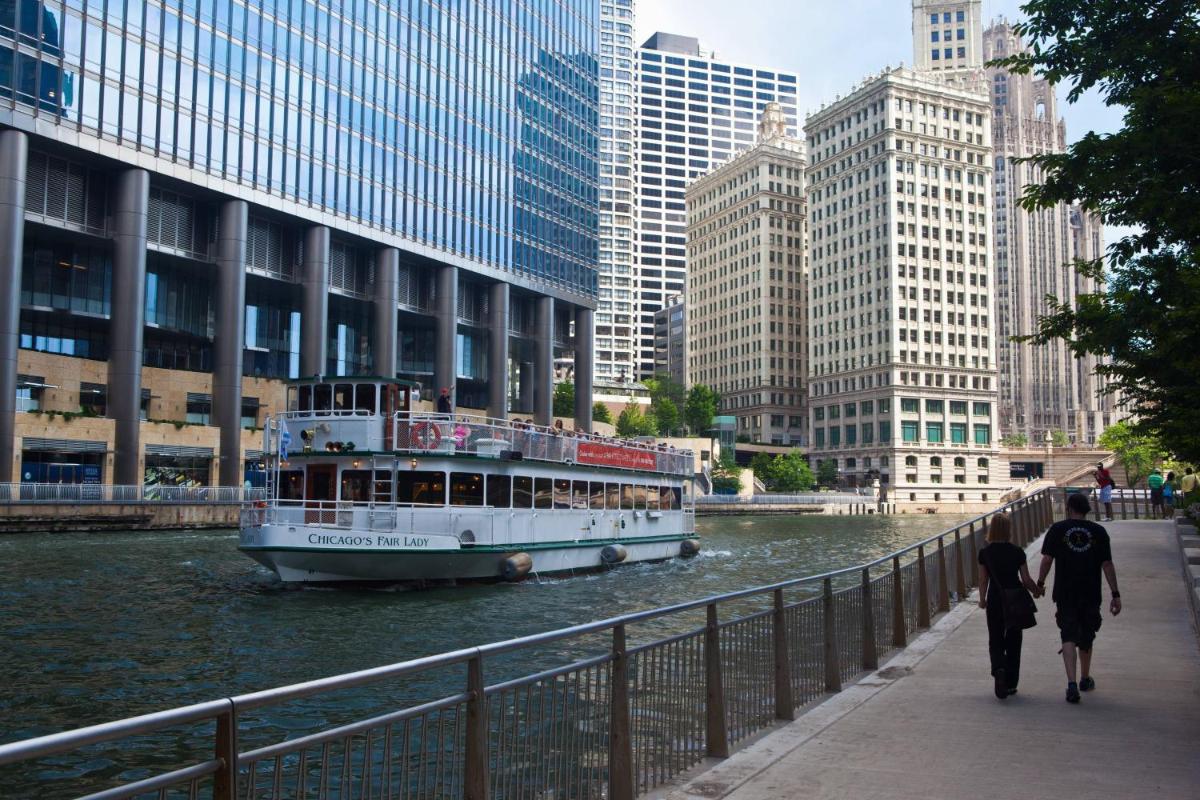 Renaissance Chicago Downtown Hotel - image 4