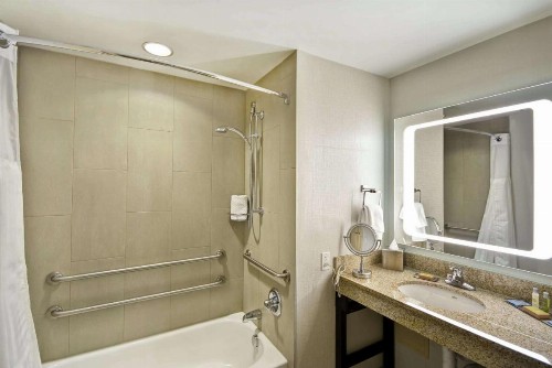 DoubleTree by Hilton Chicago Midway Airport IL - image 18