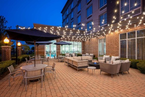 DoubleTree by Hilton Chicago Midway Airport IL - image 2