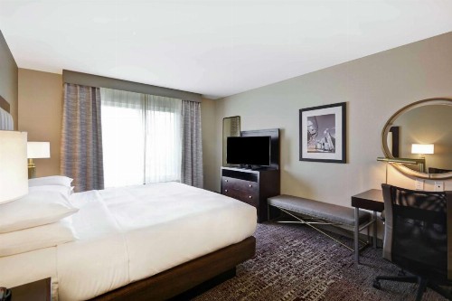 DoubleTree by Hilton Chicago Midway Airport IL - image 22