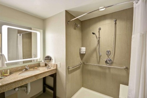 DoubleTree by Hilton Chicago Midway Airport IL - image 24