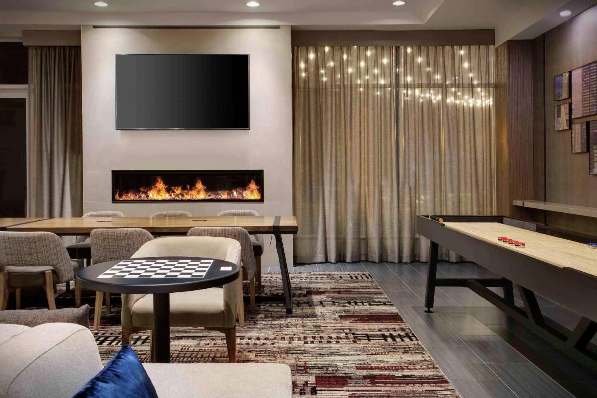 DoubleTree by Hilton Chicago Midway Airport IL - image 5
