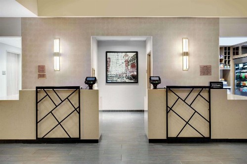DoubleTree by Hilton Chicago Midway Airport IL - image 6