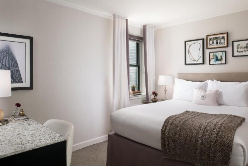 Claridge House - image 16