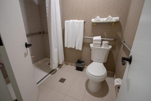 Claridge House - image 30
