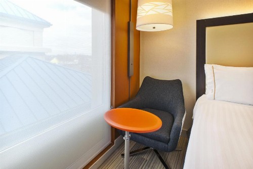 Holiday Inn Express & Suites Chicago-Midway Airport an IHG Hotel - image 12