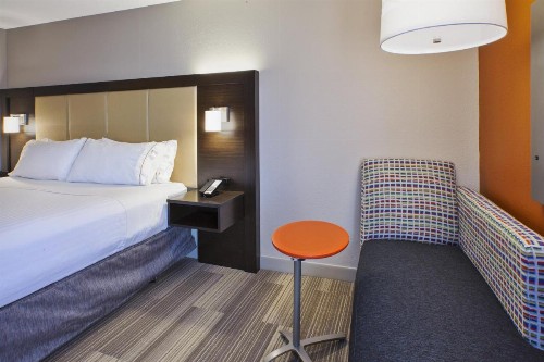 Holiday Inn Express & Suites Chicago-Midway Airport an IHG Hotel - image 20