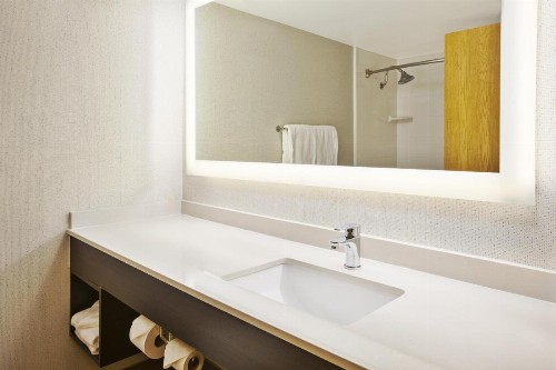 Holiday Inn Express & Suites Chicago-Midway Airport an IHG Hotel - image 25