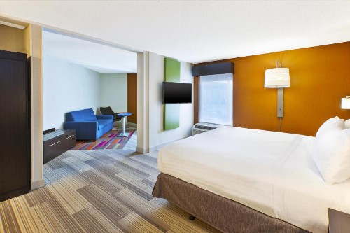 Holiday Inn Express & Suites Chicago-Midway Airport an IHG Hotel - image 29