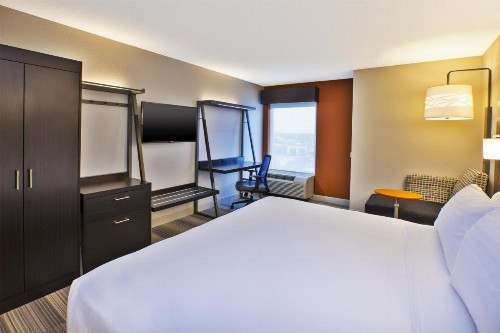 Holiday Inn Express & Suites Chicago-Midway Airport an IHG Hotel - image 32