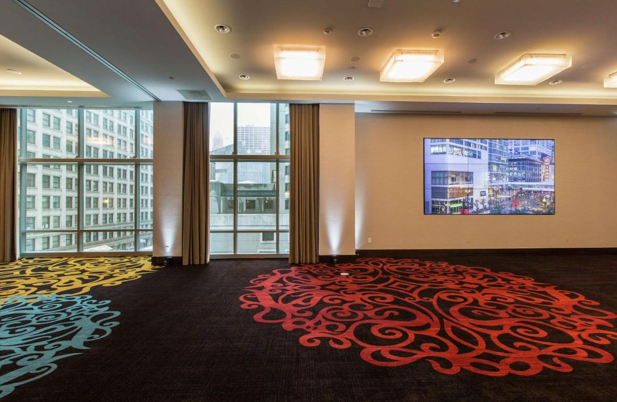 theWit Chicago A DoubleTree by Hilton Hotel - image 4