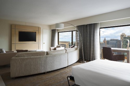Chicago Marriott Downtown Magnificent Mile - image 4