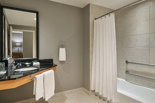 Renaissance Chicago O'Hare Suites Hotel - image 16
