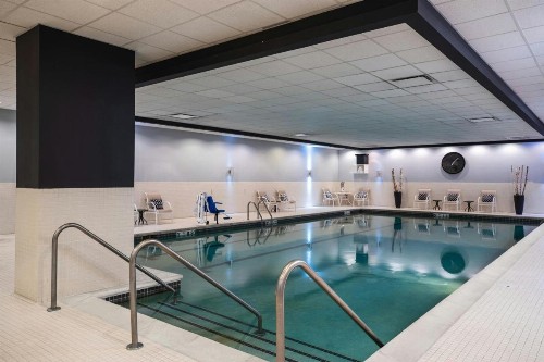 Renaissance Chicago O'Hare Suites Hotel - image 21