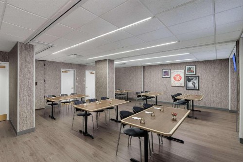 Fairfield Inn and Suites Chicago Downtown/ Magnificent Mile - image 11