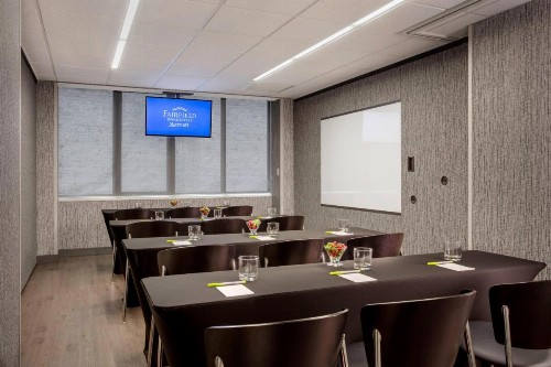 Fairfield Inn and Suites Chicago Downtown/ Magnificent Mile - image 2
