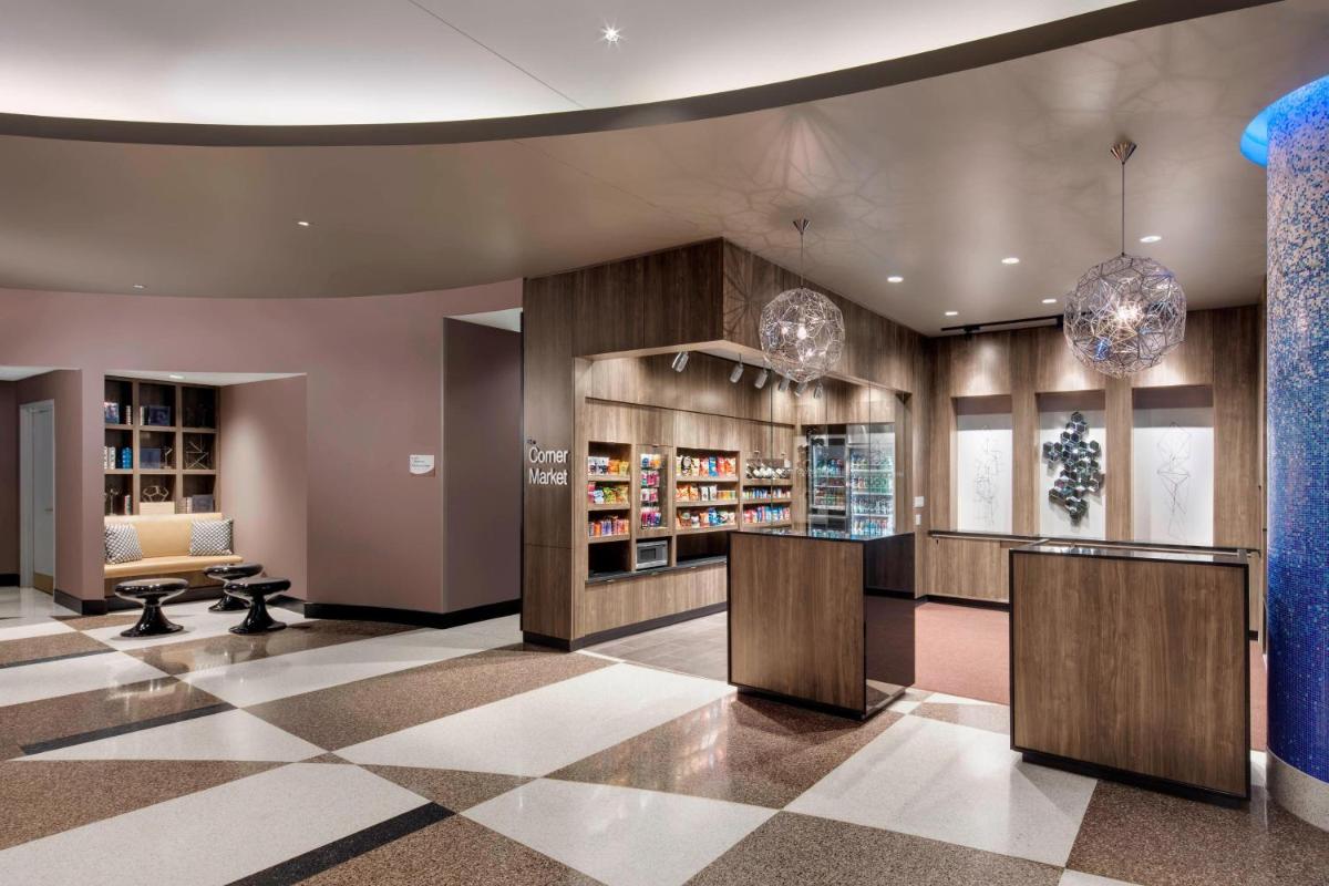 Fairfield Inn and Suites Chicago Downtown/ Magnificent Mile - image 3
