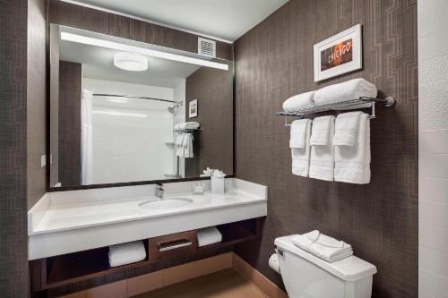 Fairfield Inn and Suites Chicago Downtown/ Magnificent Mile - image 6