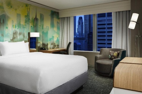 Courtyard Chicago Downtown/Magnificent Mile - image 7
