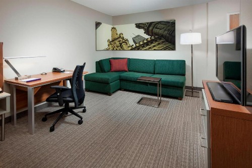 SpringHill Suites Chicago Downtown/River North - image 10